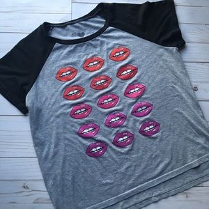 {2Kuhl} Unique Lips Tee Size L